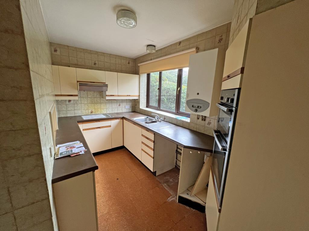Lot: 130 - TWO-BEDROOM FLAT AND GARAGE FOR IMPROVEMENT - Kitchen